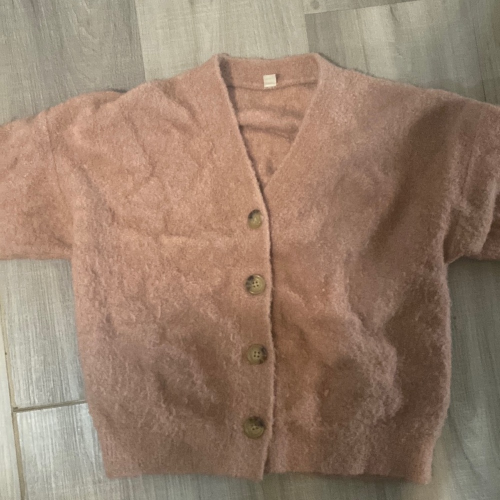 Salmon pink Uniqlo sweater